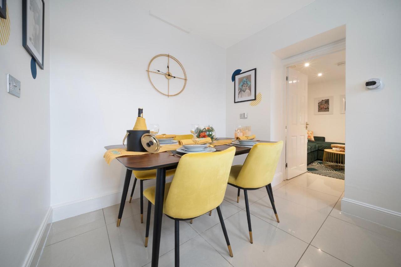 1 Bed House, Free Parking, 15 Minutes From Cheltenham Races Глостер Экстерьер фото
