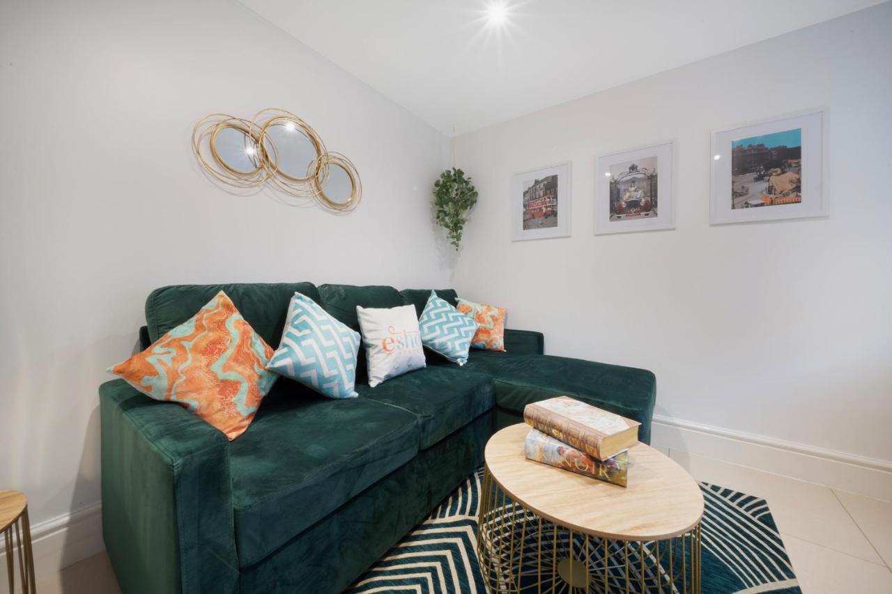 1 Bed House, Free Parking, 15 Minutes From Cheltenham Races Глостер Экстерьер фото